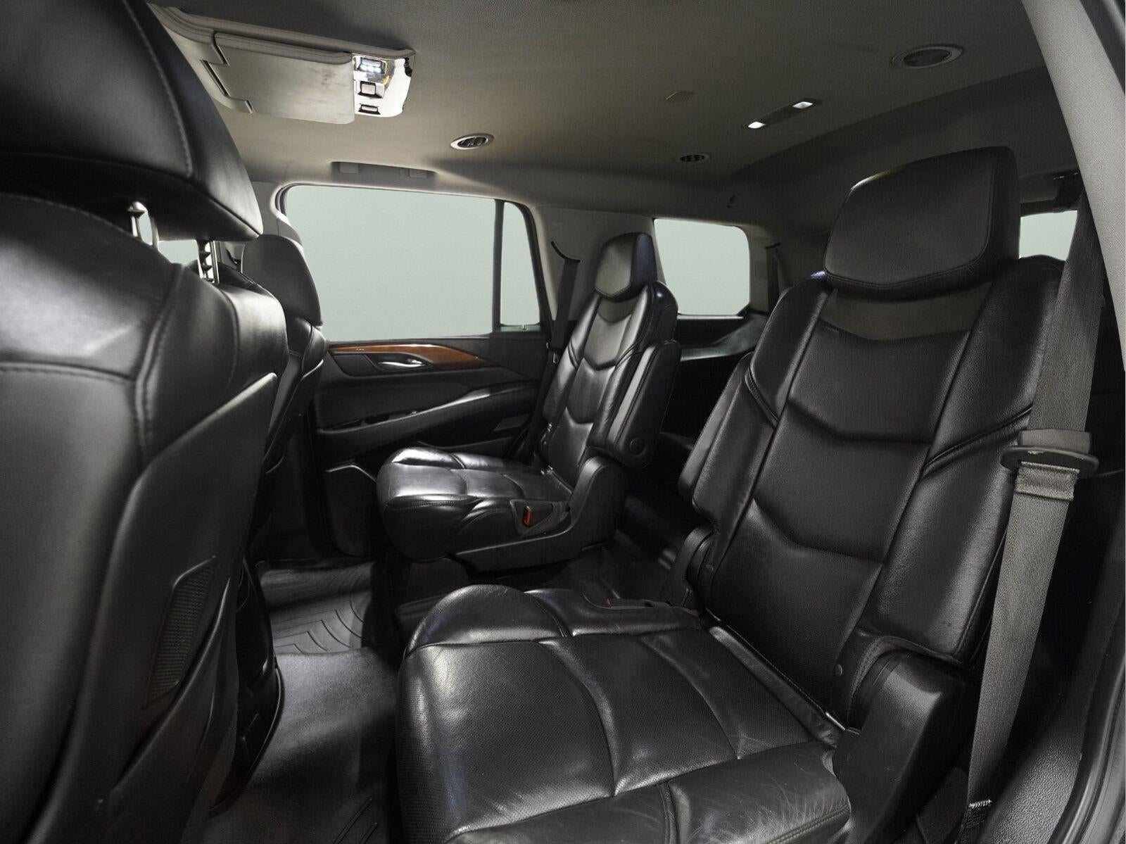 2018 Cadillac Escalade Luxury