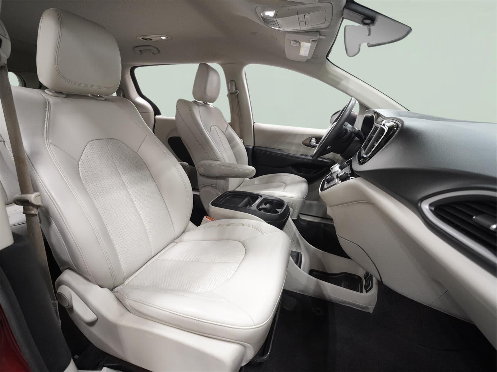 2021 Chrysler Voyager LXI