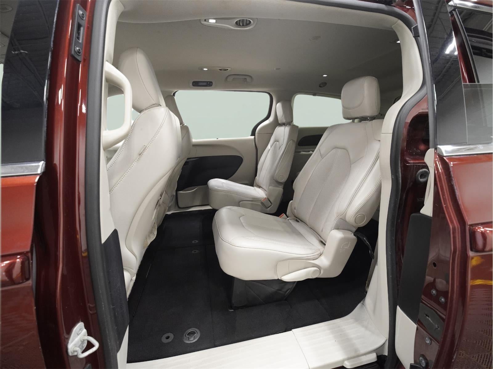 2021 Chrysler Voyager LXI