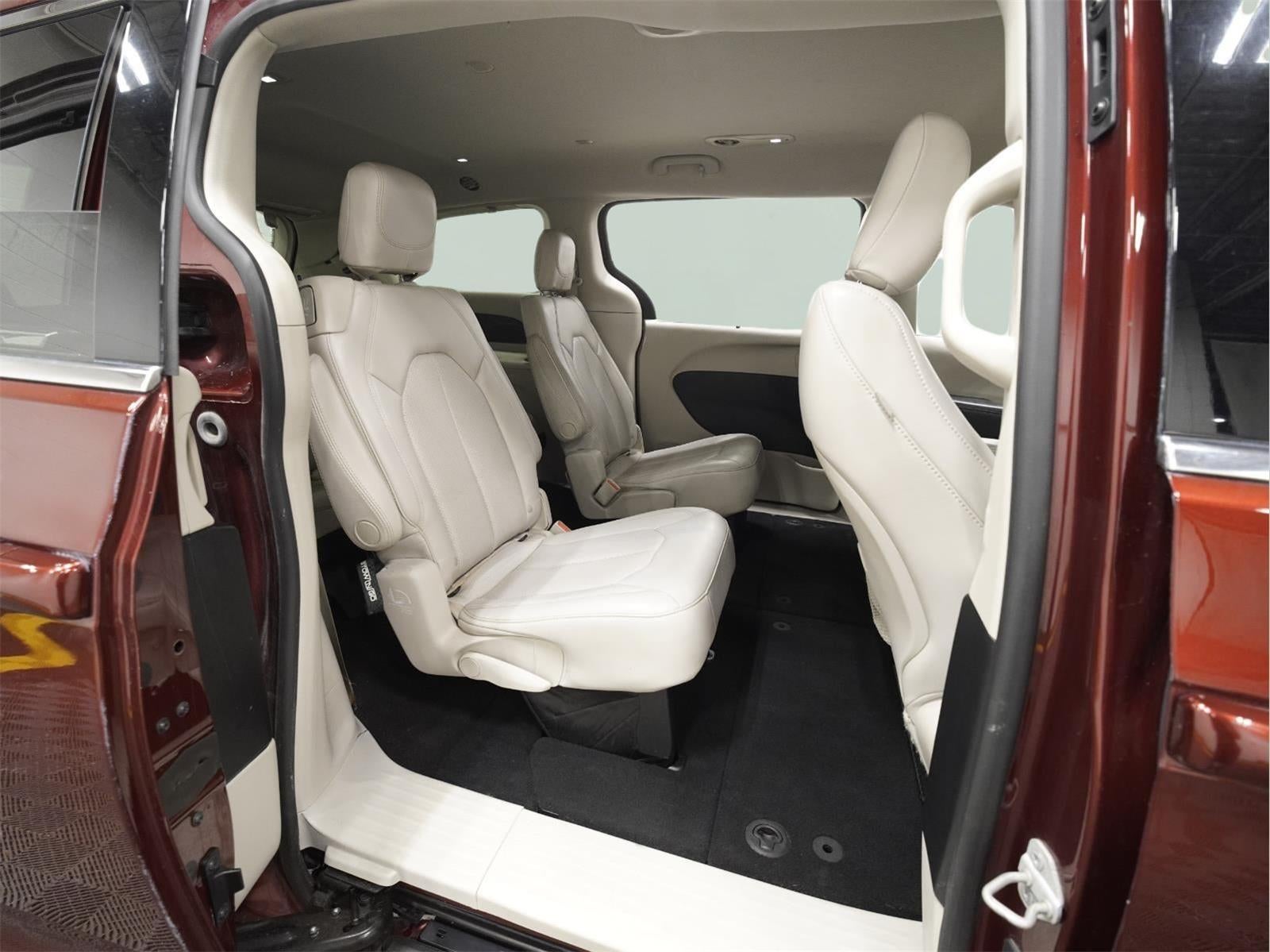2021 Chrysler Voyager LXI
