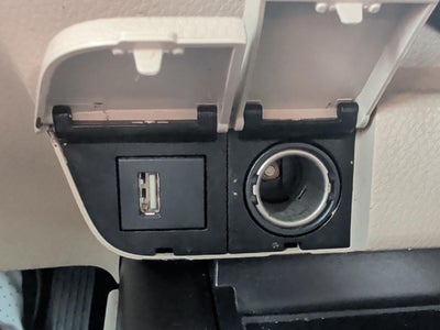 2022 Toyota Camry Hybrid LE