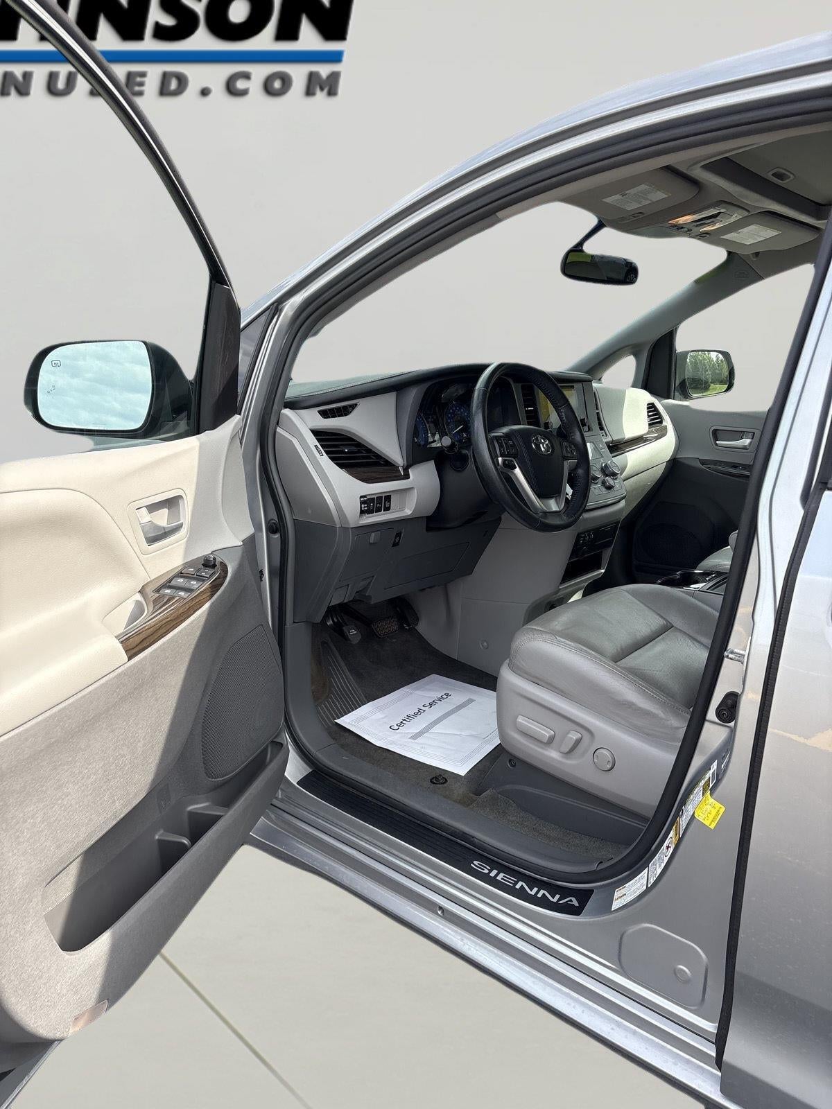 2017 Toyota Sienna XLE 7 Passenger