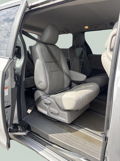 2017 Toyota Sienna XLE 7 Passenger