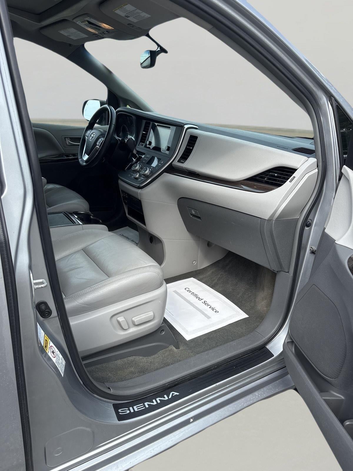 2017 Toyota Sienna XLE 7 Passenger