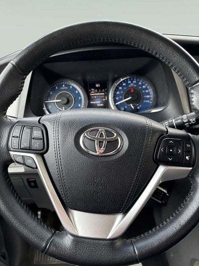2017 Toyota Sienna XLE 7 Passenger