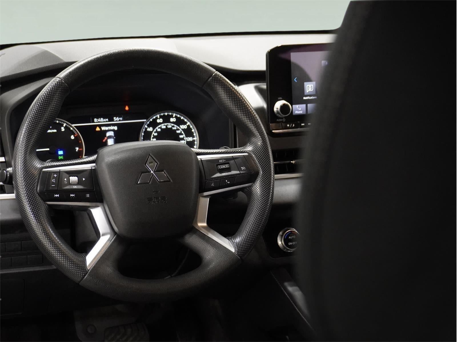 2023 Mitsubishi Outlander ES