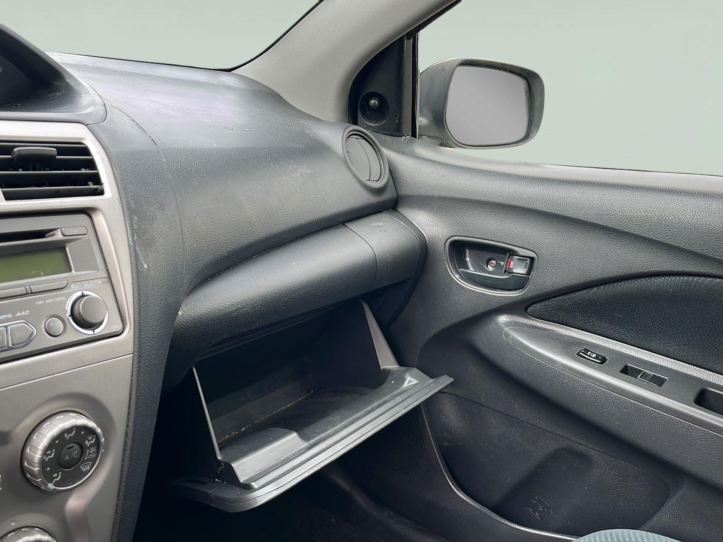 2012 Toyota Yaris 4dr Sdn Auto (Natl)