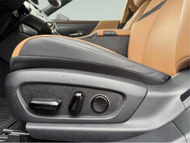 2023 Lexus ES 250 AWD Base