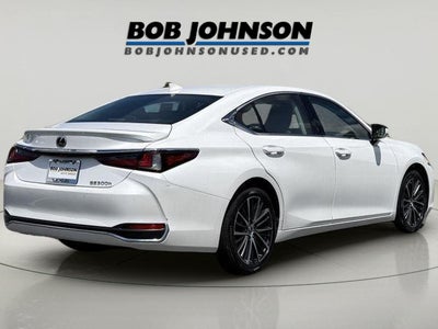 2024 Lexus ES 300h 