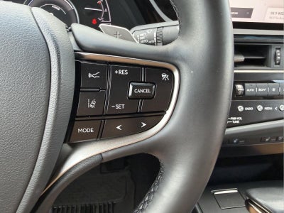 2024 Lexus ES 300h 