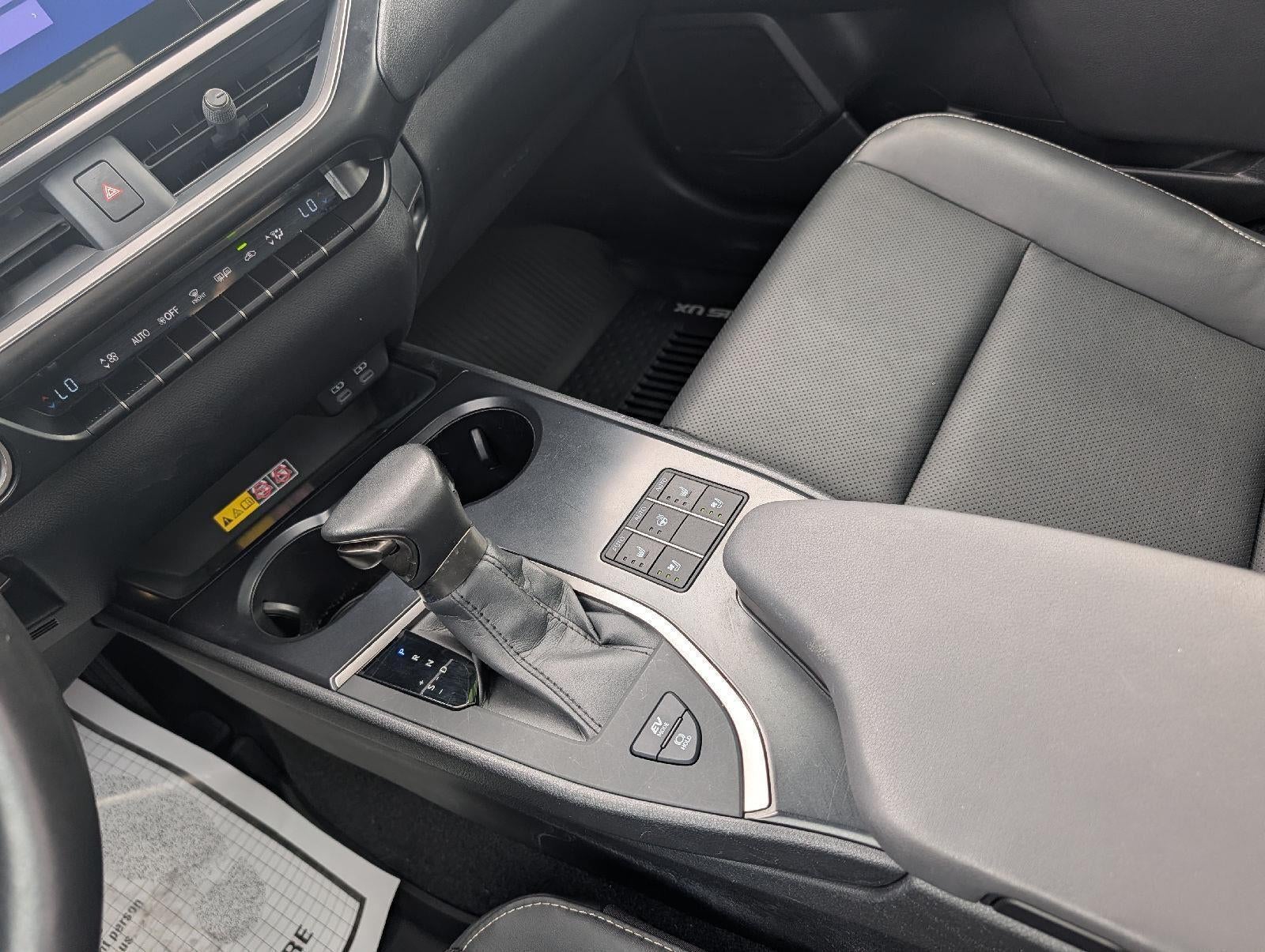 2024 Lexus UX 250h PREMIUM AWD