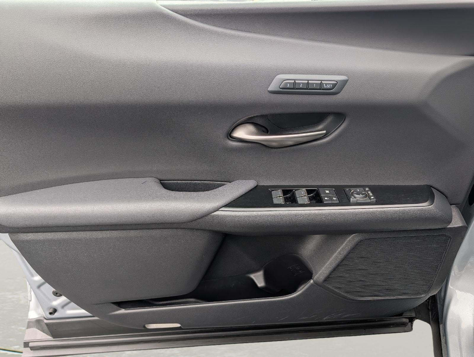 2023 Lexus UX UX 250h F SPORT Handling