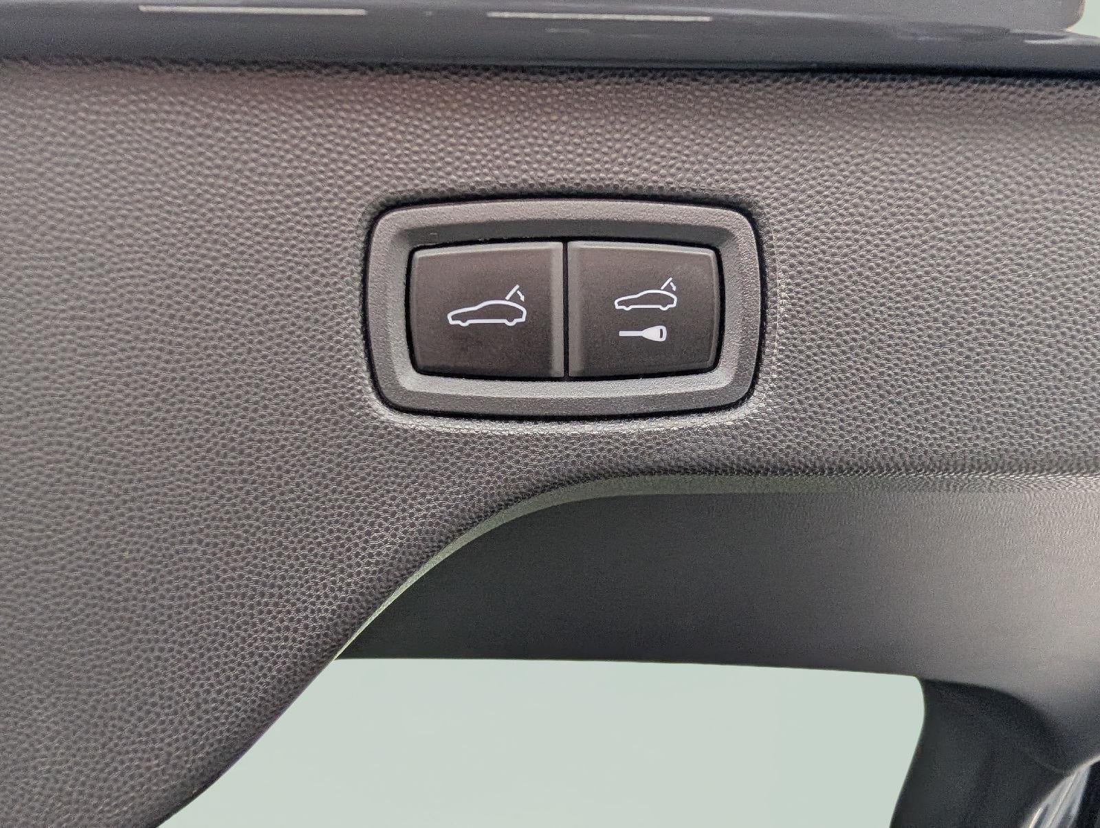 2025 Porsche Macan Electric 4