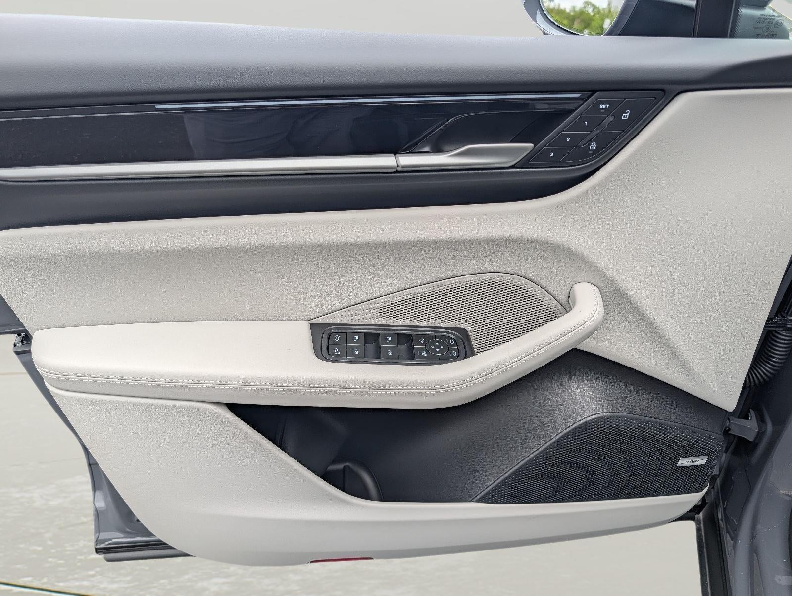 2025 Porsche Macan Electric 4