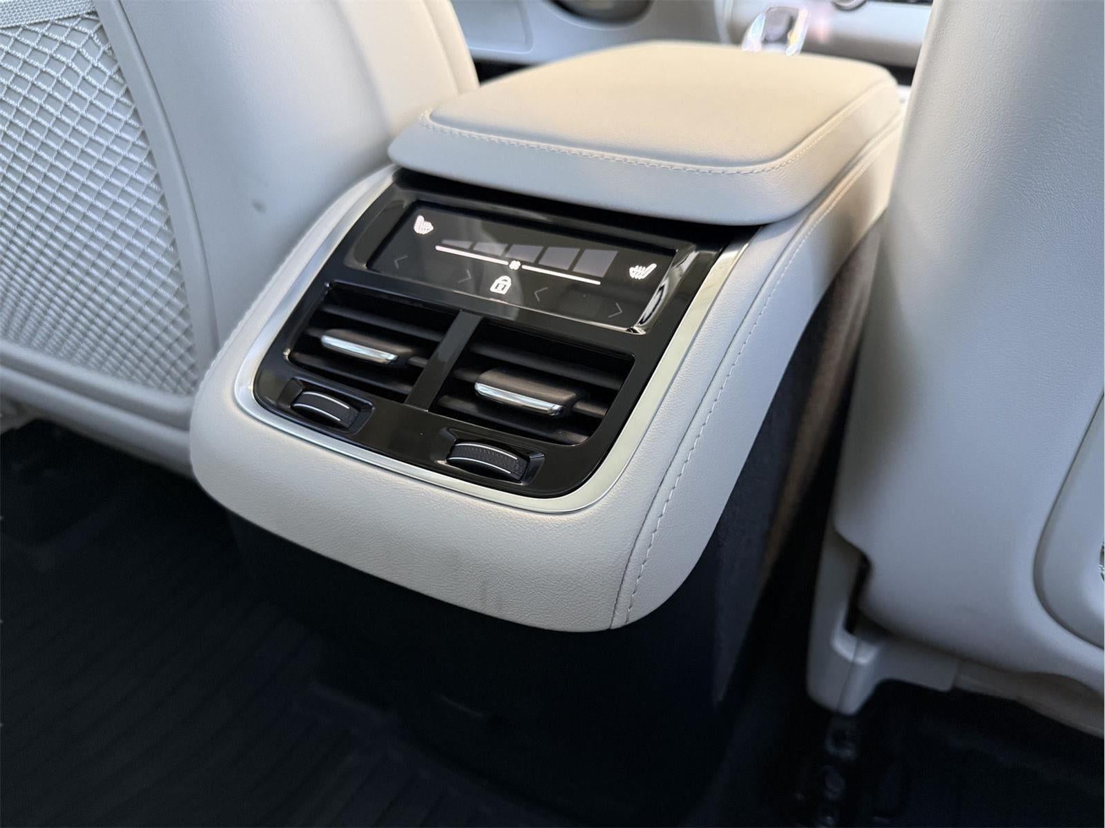 2026 Volvo XC90 SUBN