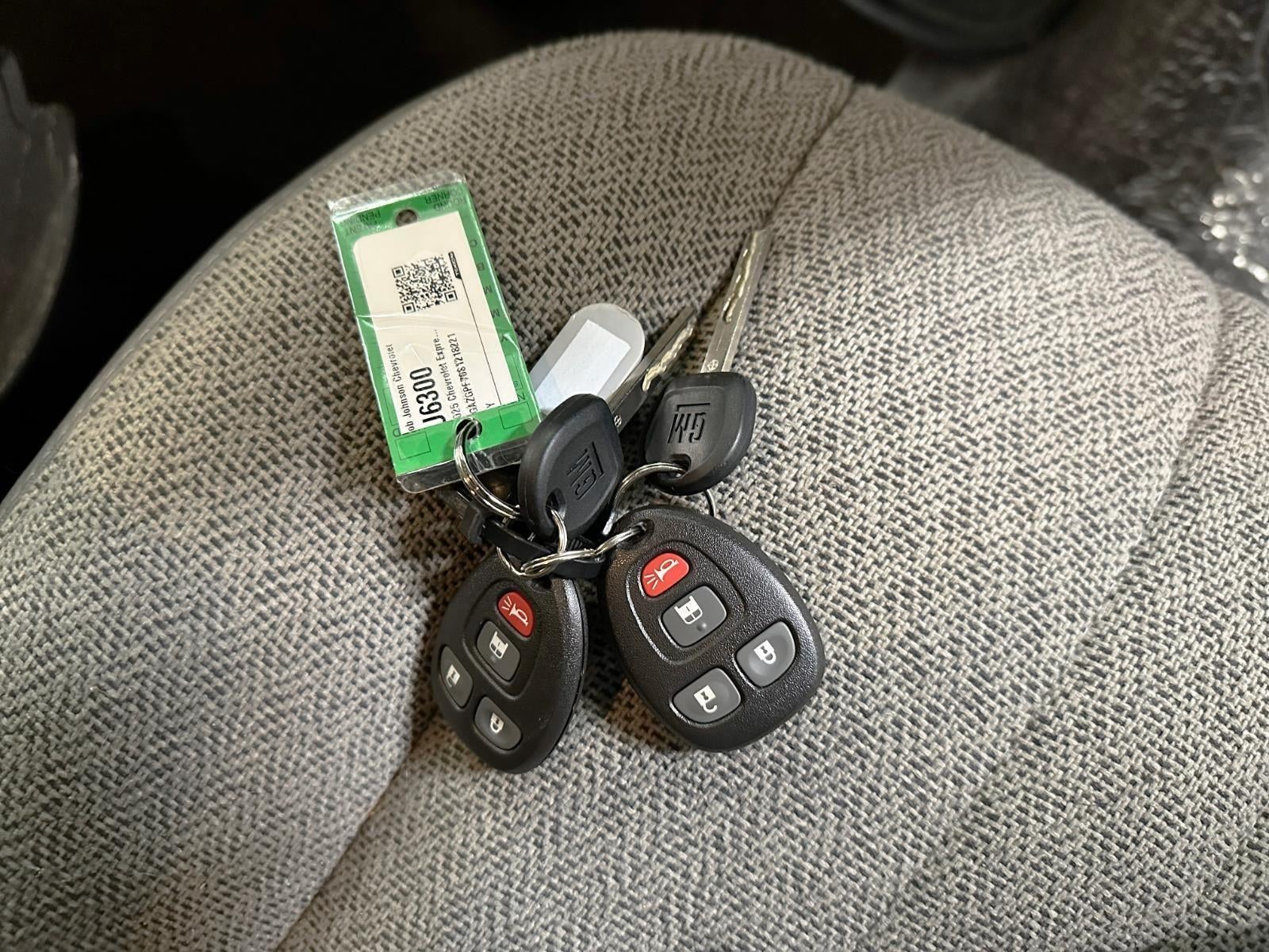 2025 Chevrolet Express Passenger 3500 1LT