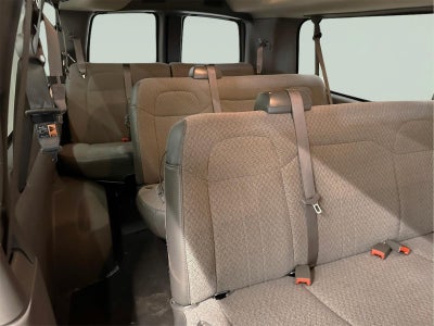 2025 Chevrolet Express Passenger 3500 1LT