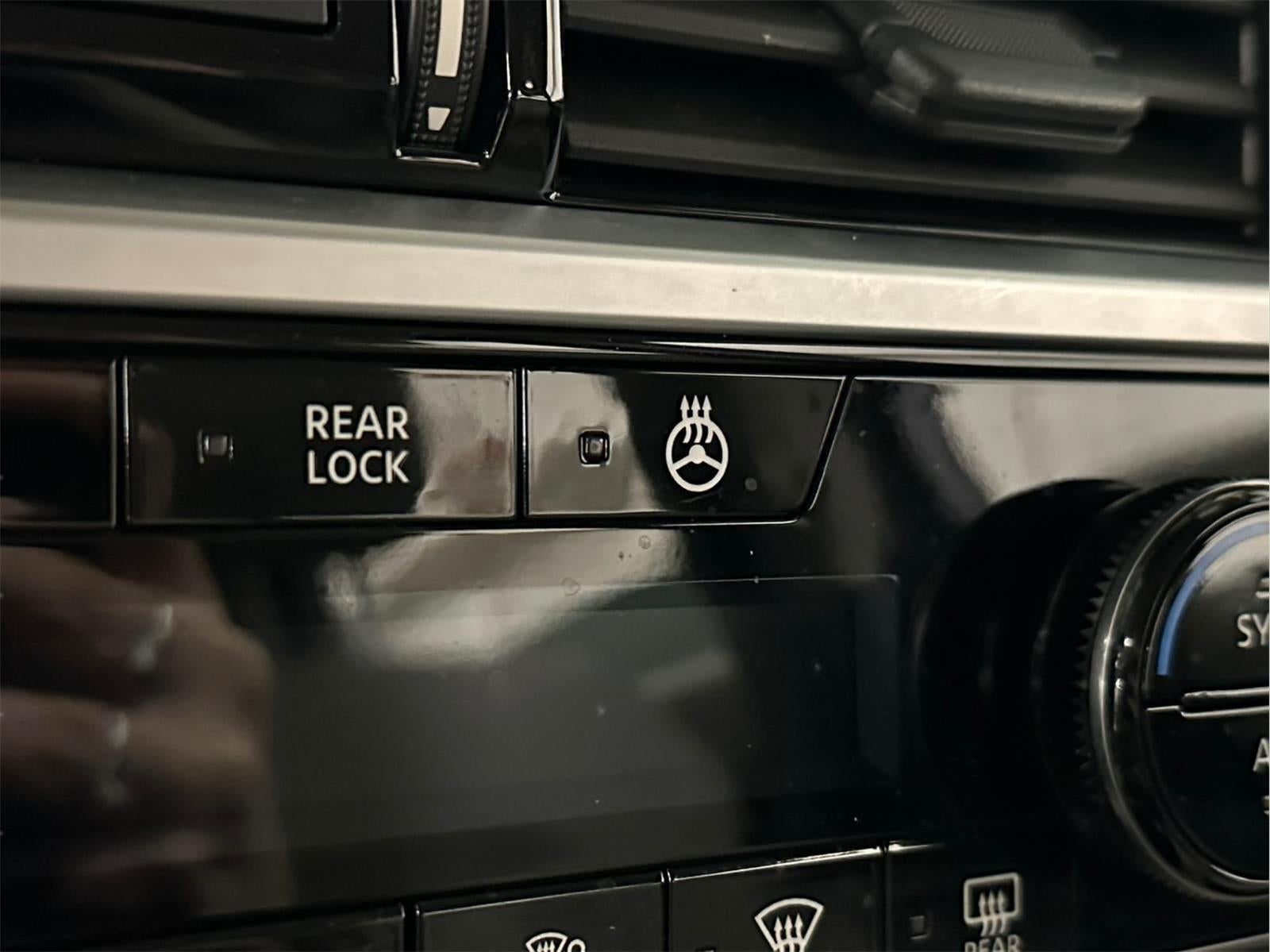 2024 Nissan Pathfinder SL 4WD