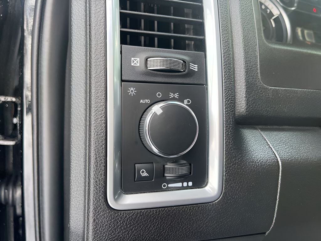 2024 RAM 1500 Classic Warlock HEMI 5.7L