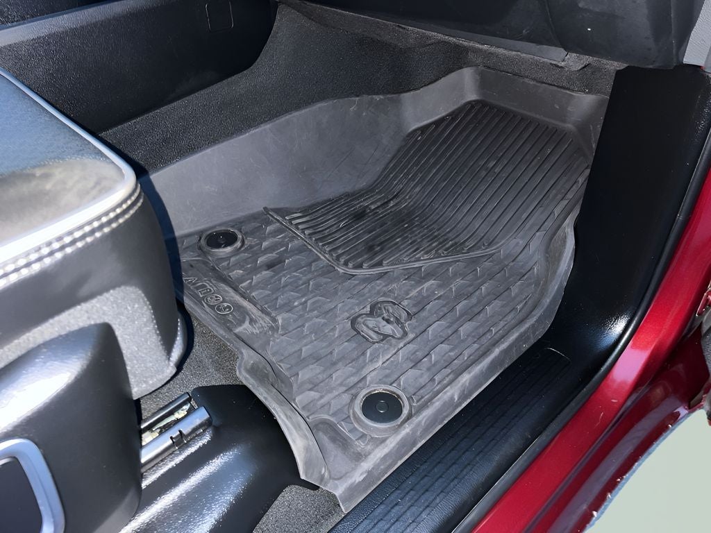 2024 RAM 1500 Laramie 5.7L Hemi