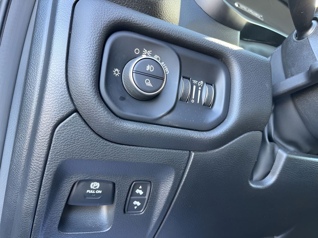 2023 RAM 1500 Laramie 5.7L HEMI