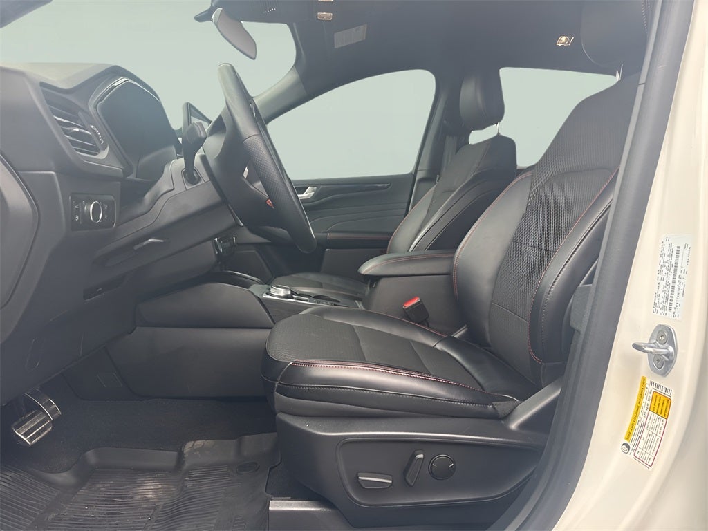 2024 Ford Escape Hybrid ST-Line CarBravo Certified Heated Steering Heated Seats!