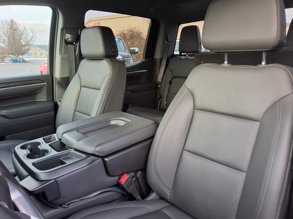 2025 GMC Sierra 1500 SLT Leather W/Heated Power Seats!