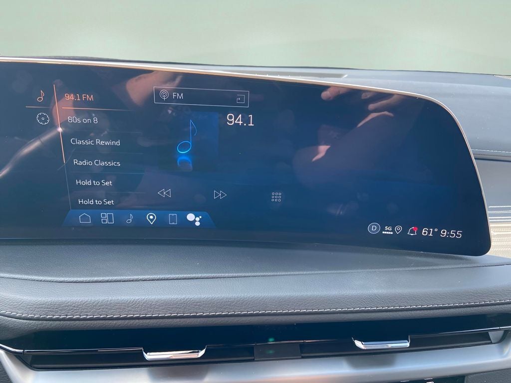 2025 Cadillac XT4 Premium Luxury