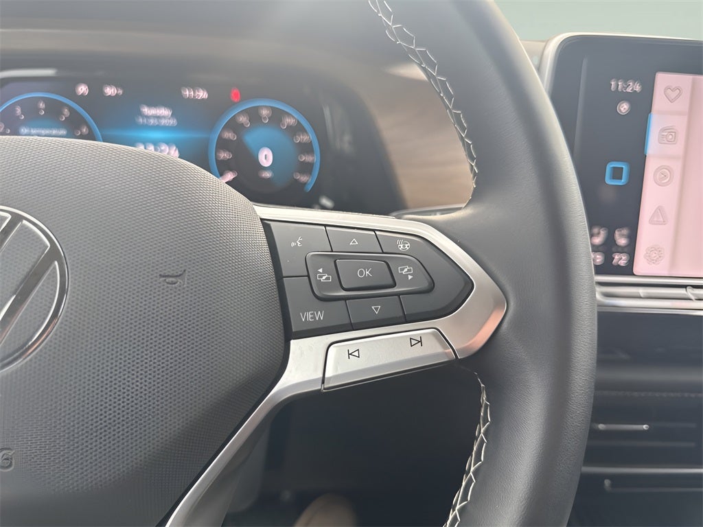 2025 Volkswagen Atlas 2.0T SE w/Technology