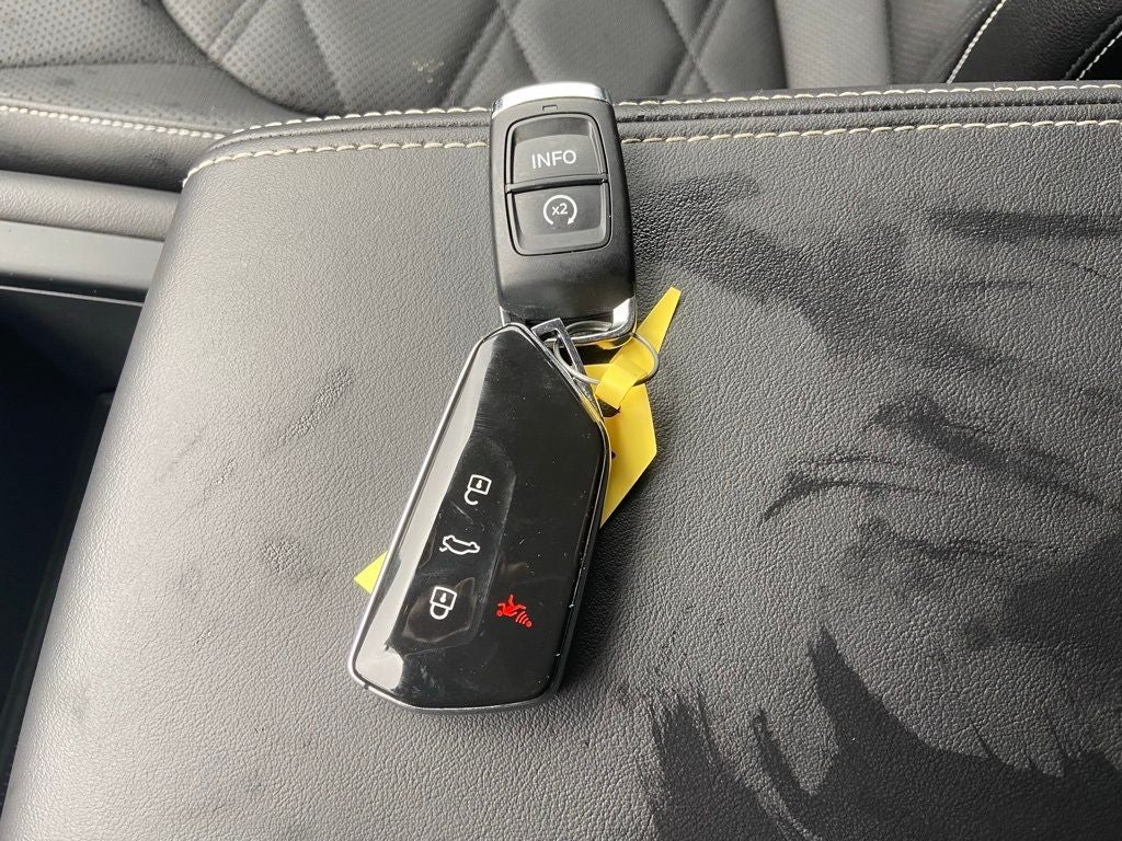 2025 Volkswagen Atlas 2.0T SE