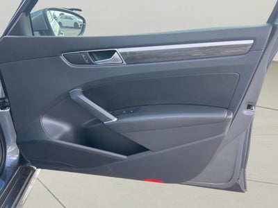 2018 Volkswagen Passat 2.0T SEL Premium Company Car Only 3000 Miles