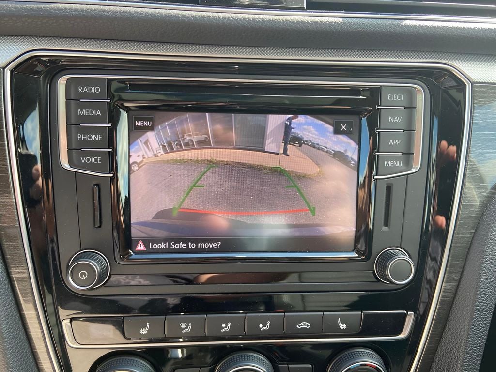 2018 Volkswagen Passat 2.0T SEL Premium Company Car Only 3000 Miles