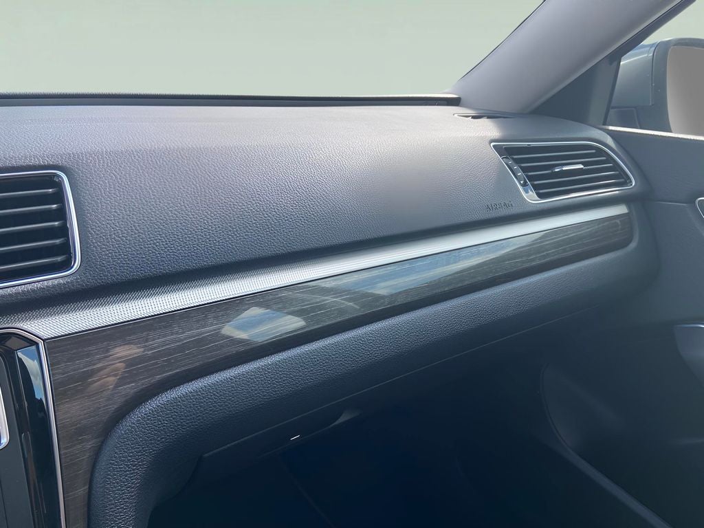 2018 Volkswagen Passat 2.0T SEL Premium Company Car Only 3000 Miles