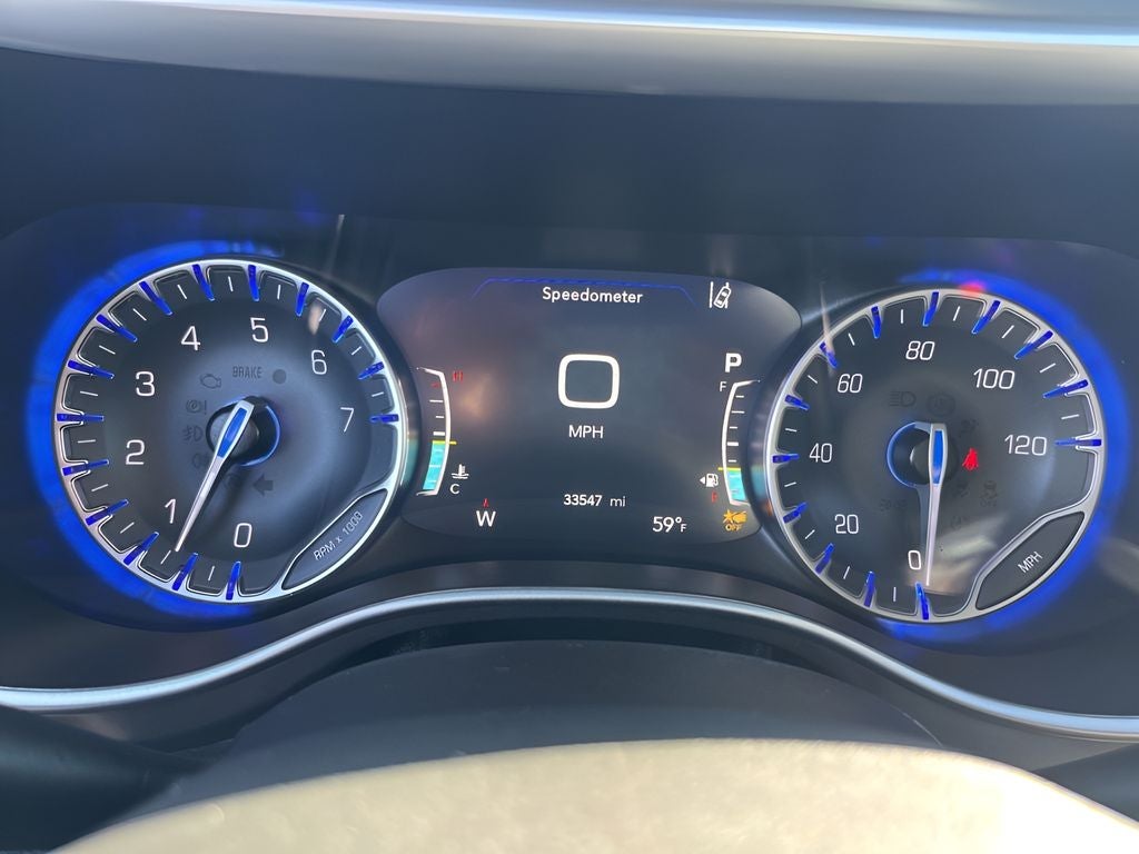 2025 Chrysler Pacifica Select