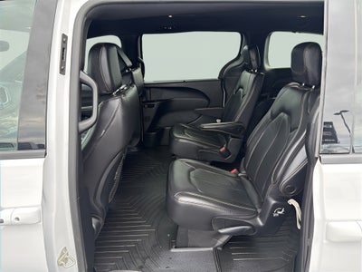 2022 Chrysler Pacifica Touring L CARBRAVO!