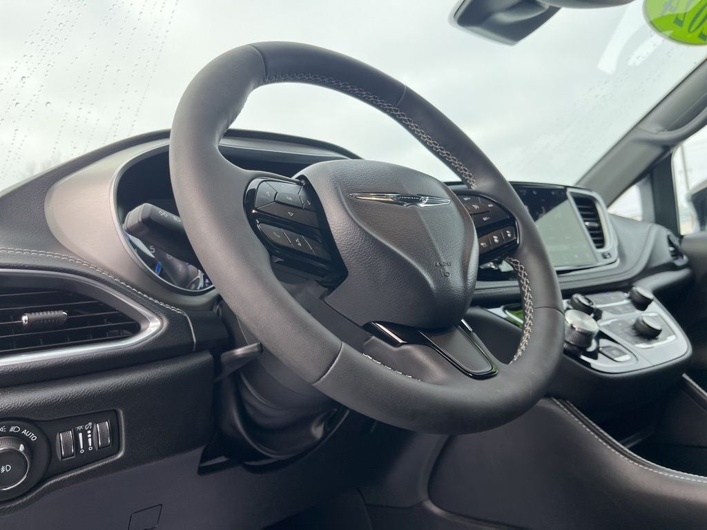 2024 Chrysler Pacifica Limited S APPERANCE PACKAGE