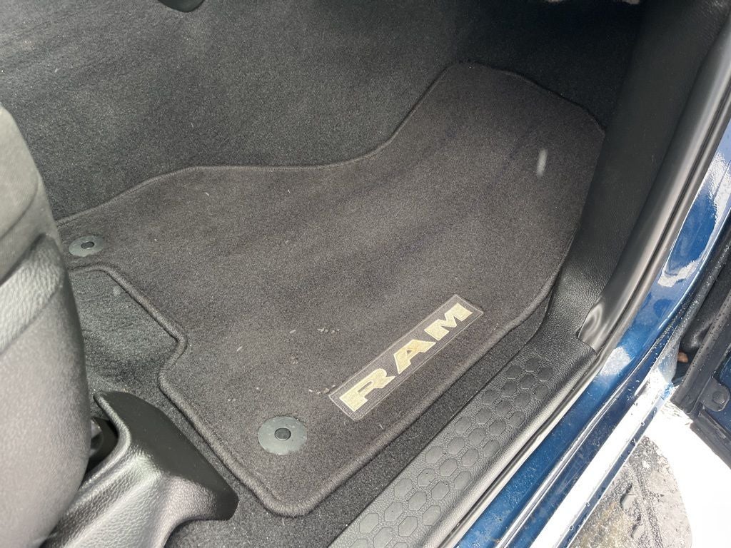 2024 RAM 2500 Big Horn LVL 1 NIGHT EDITION