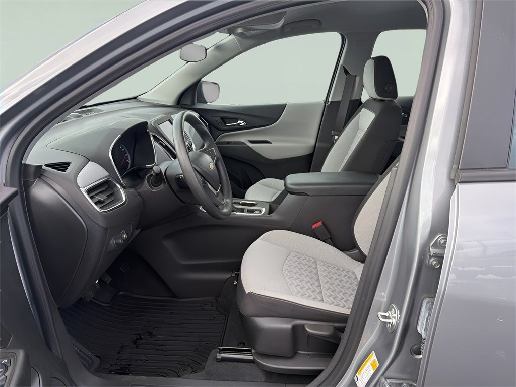 2024 Chevrolet Equinox LS CARBRAVO!