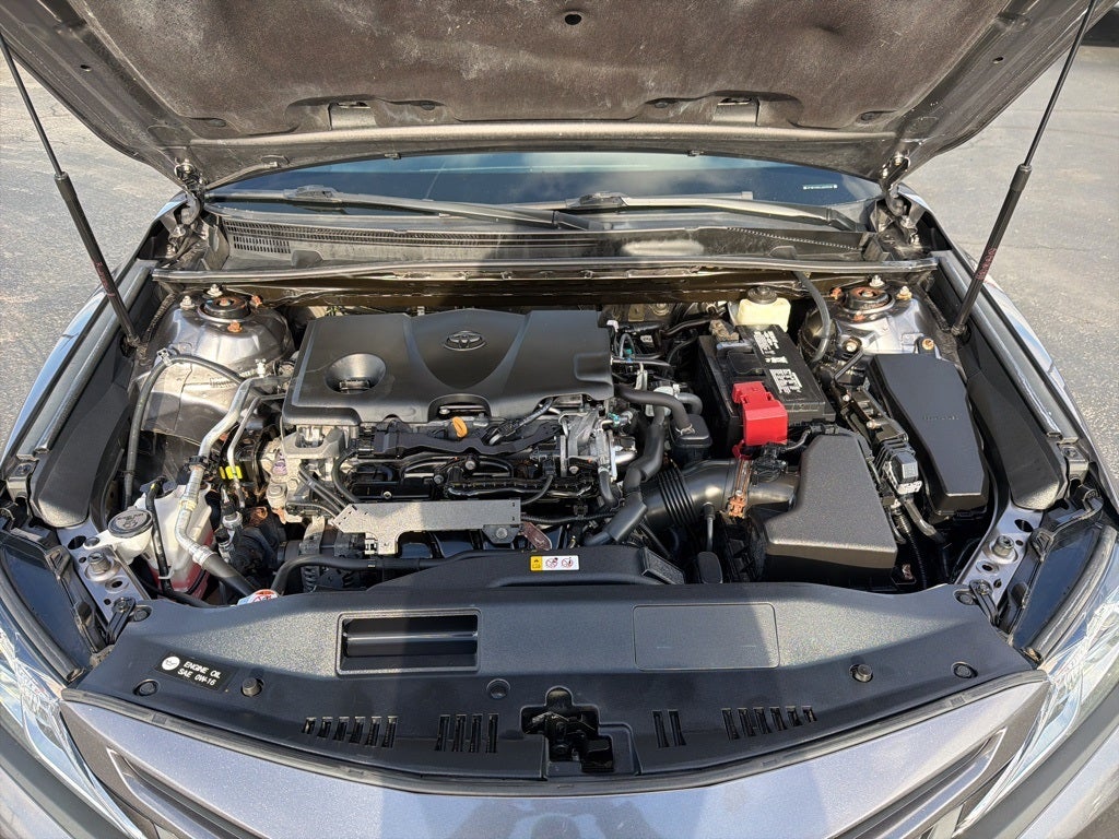 2018 Toyota Camry SE CARBRAVO!