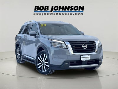2023 Nissan Pathfinder Platinum