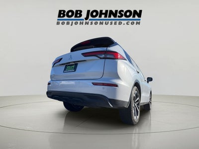 2022 Mitsubishi Outlander ES