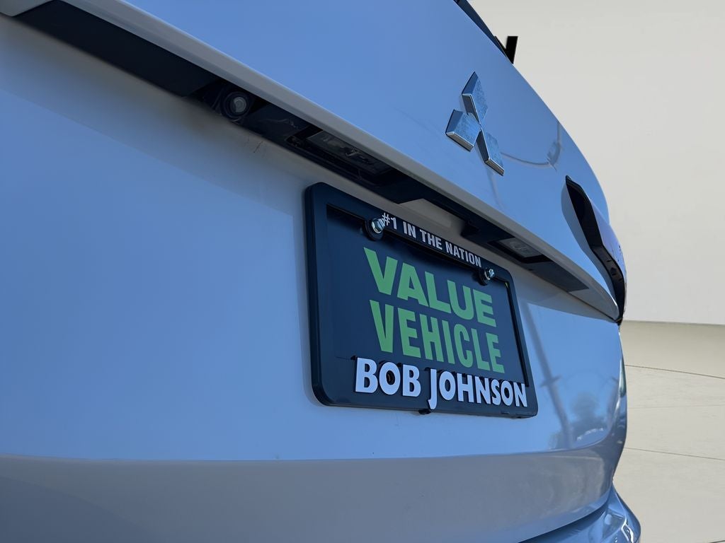 2022 Mitsubishi Outlander ES