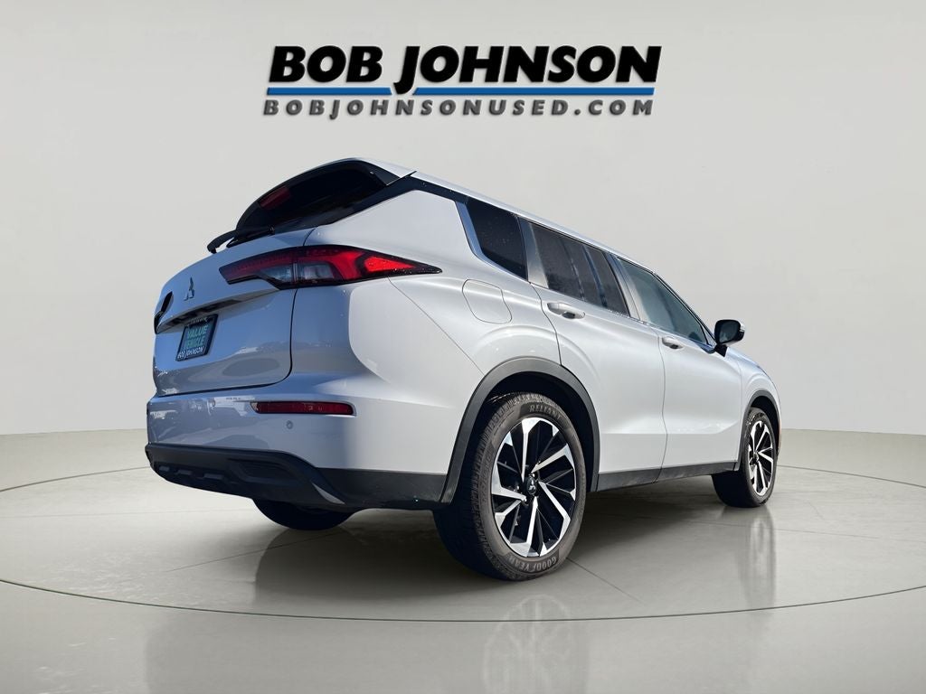 2022 Mitsubishi Outlander ES