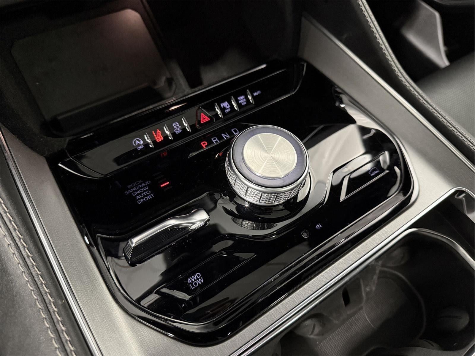 2024 Jeep Wagoneer L Series II Carbide