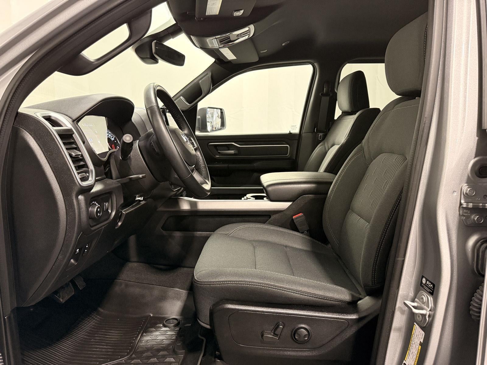 2022 RAM 1500 Big Horn Crew Cab 4x4 5'7' Box