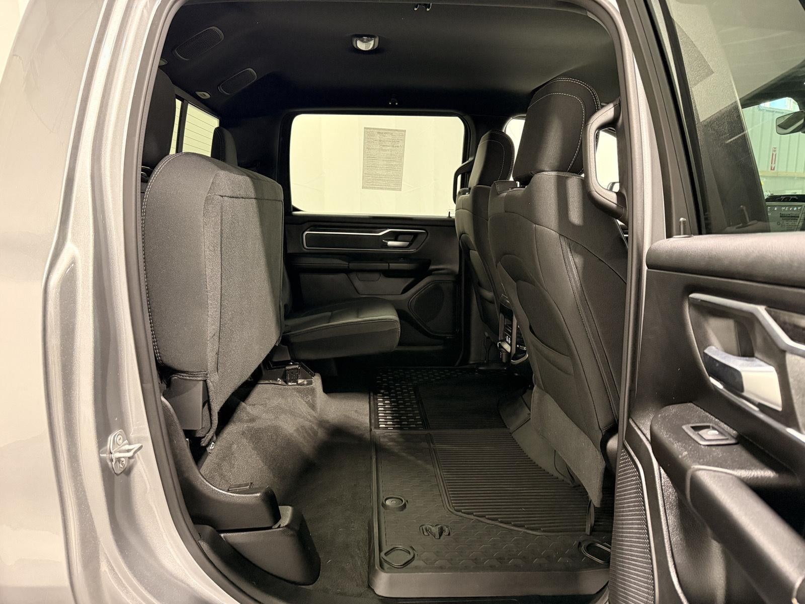 2022 RAM 1500 Big Horn Crew Cab 4x4 5'7' Box