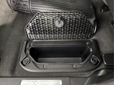 2022 RAM 1500 Laramie Crew Cab 4x4 5'7' Box