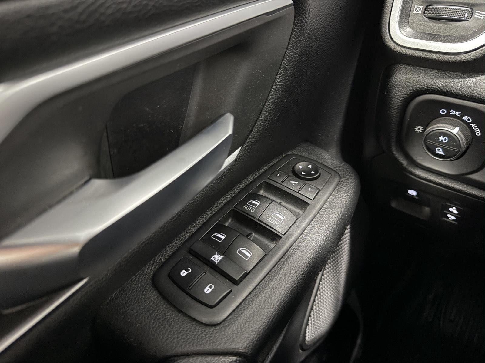 2021 RAM 1500 Big Horn Crew Cab 4x4 6'4' Box