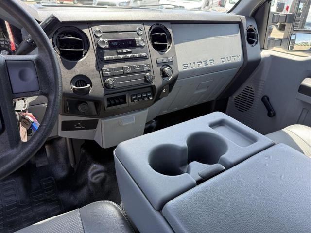 2015 Ford F-350 Chassis XL