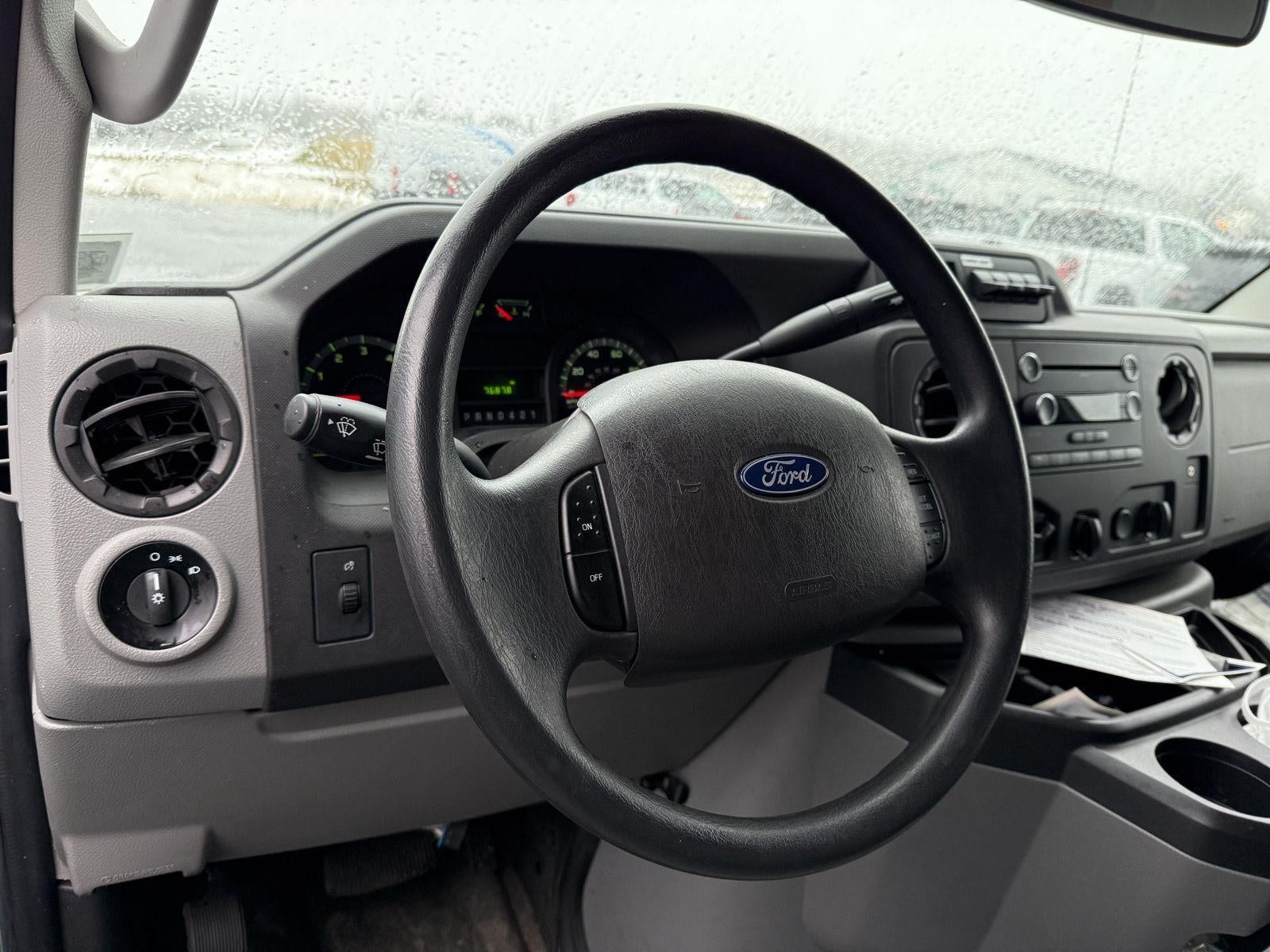 2019 Ford E-450 Cutaway E-450 DRW 158 WB